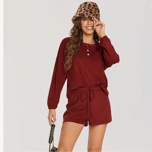 Dobreva maroon lounge set